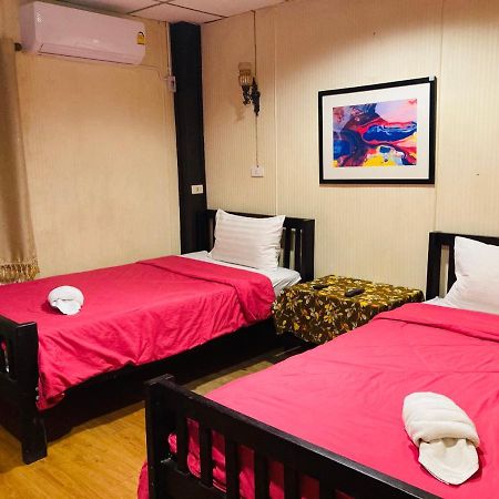 Noom Guesthouse Lop Buri Exteriér fotografie