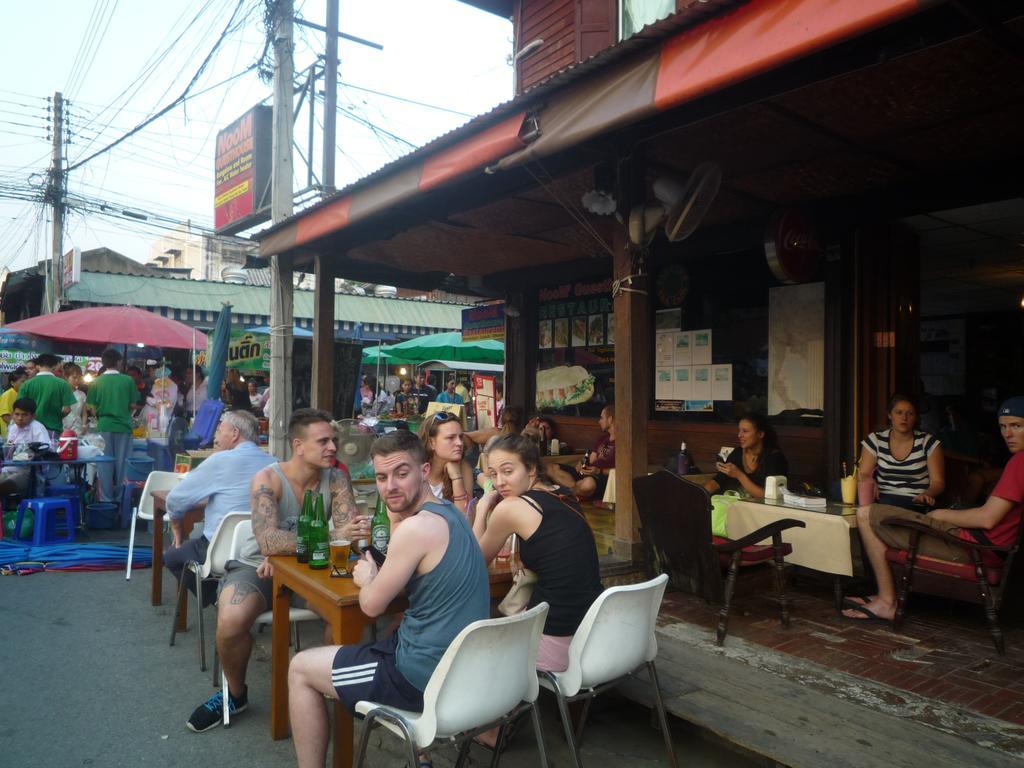 Noom Guesthouse Lop Buri Exteriér fotografie