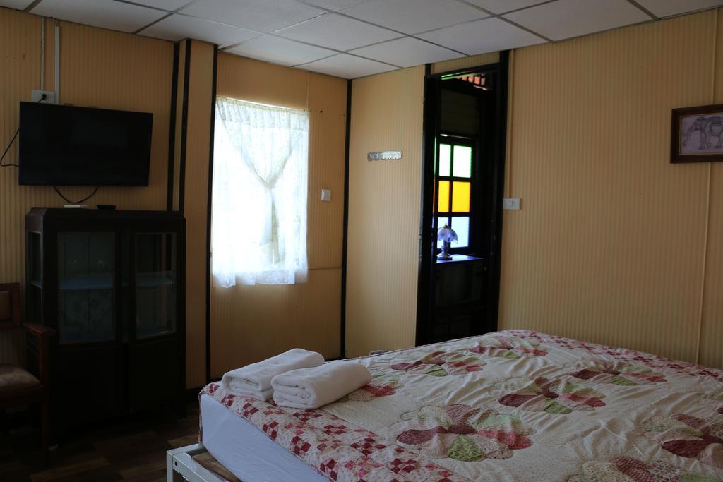 Noom Guesthouse Lop Buri Exteriér fotografie
