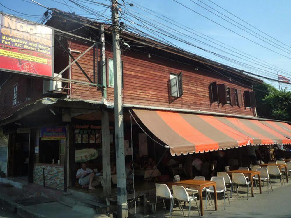 Noom Guesthouse Lop Buri Exteriér fotografie