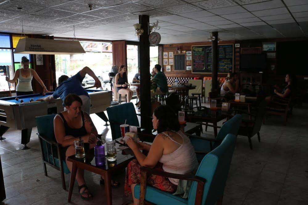 Noom Guesthouse Lop Buri Exteriér fotografie