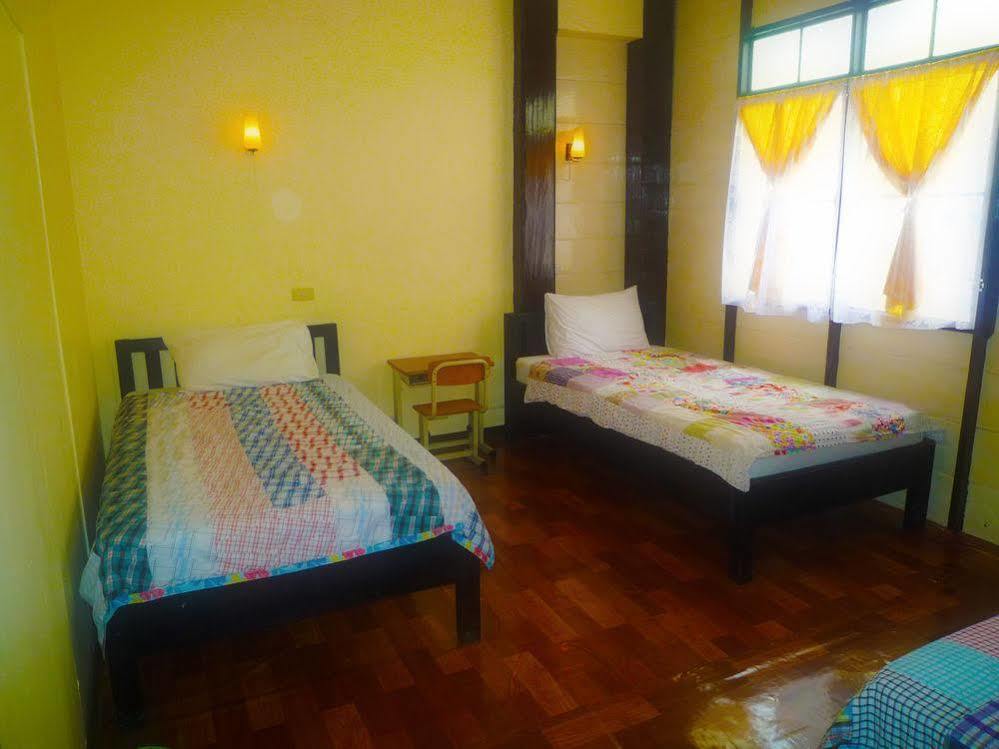Noom Guesthouse Lop Buri Exteriér fotografie