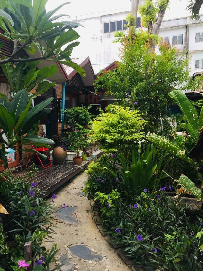 Noom Guesthouse Lop Buri Exteriér fotografie